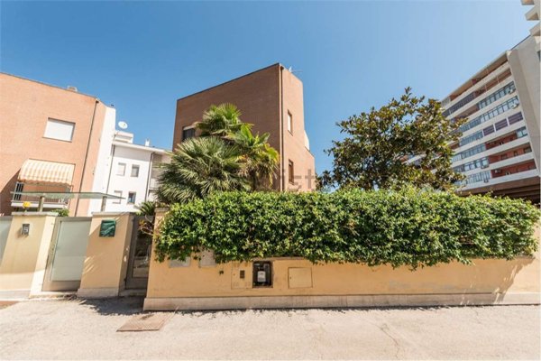 casa indipendente in vendita a Montesilvano