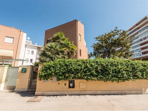 casa indipendente in vendita a Montesilvano