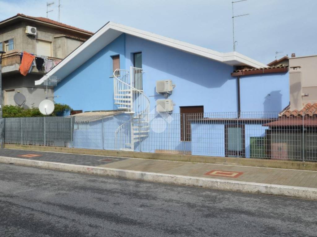 casa indipendente in vendita a Montesilvano