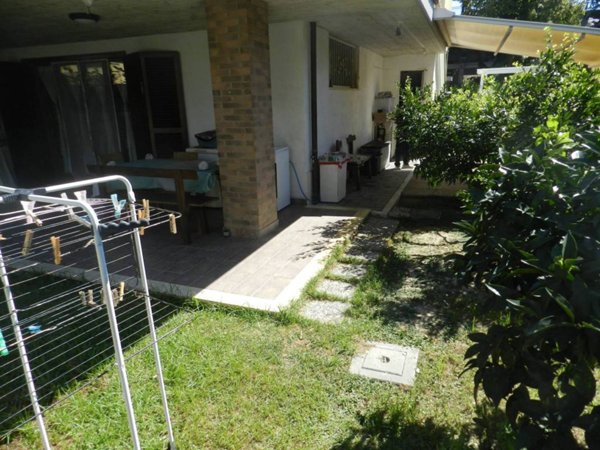 casa indipendente in vendita a Montesilvano in zona Villa Carmine