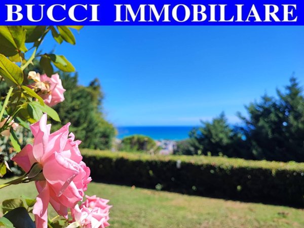 casa indipendente in vendita a Montesilvano in zona Montesilvano Colle