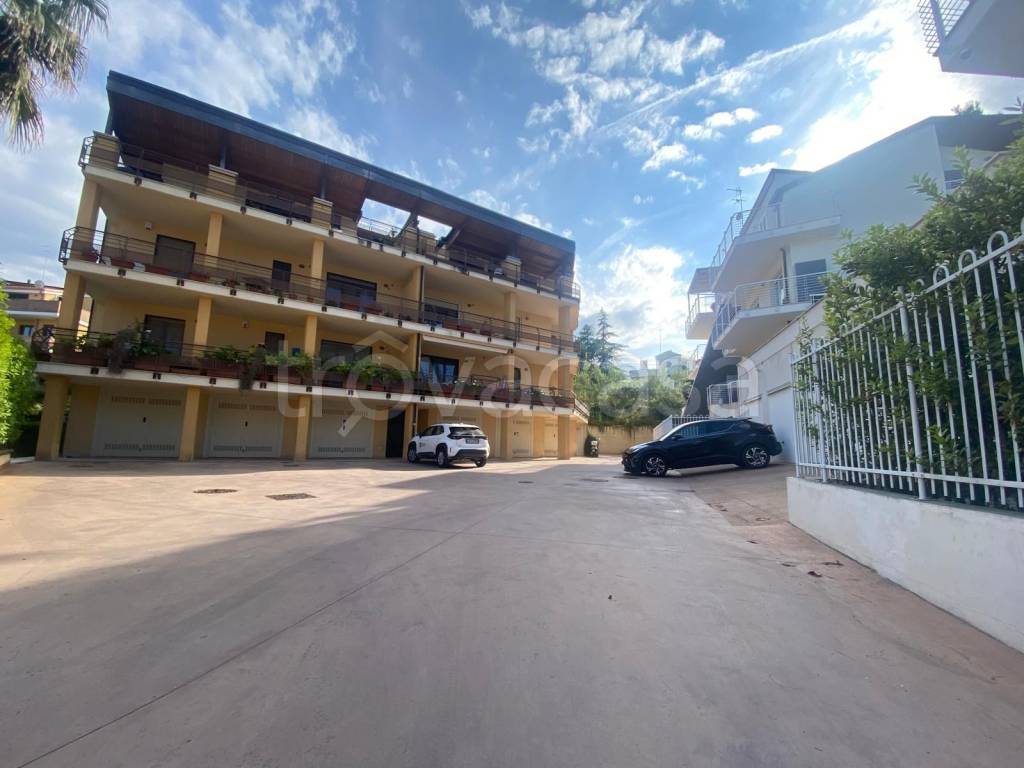 appartamento in vendita a Montesilvano in zona Montesilvano Colle