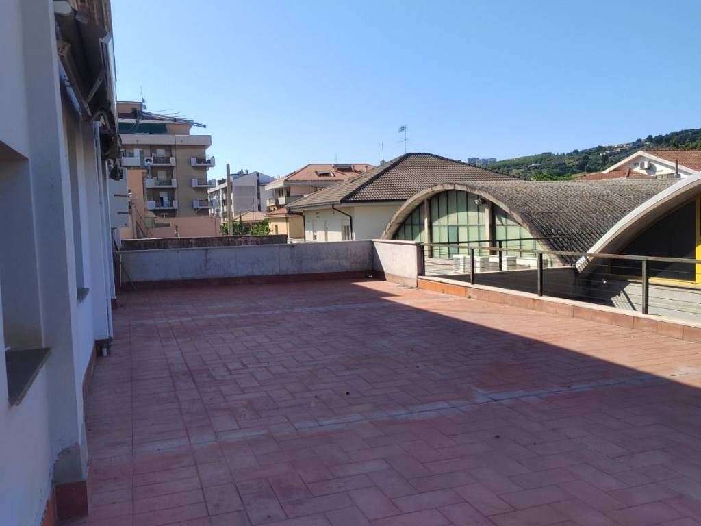 ufficio in vendita a Montesilvano