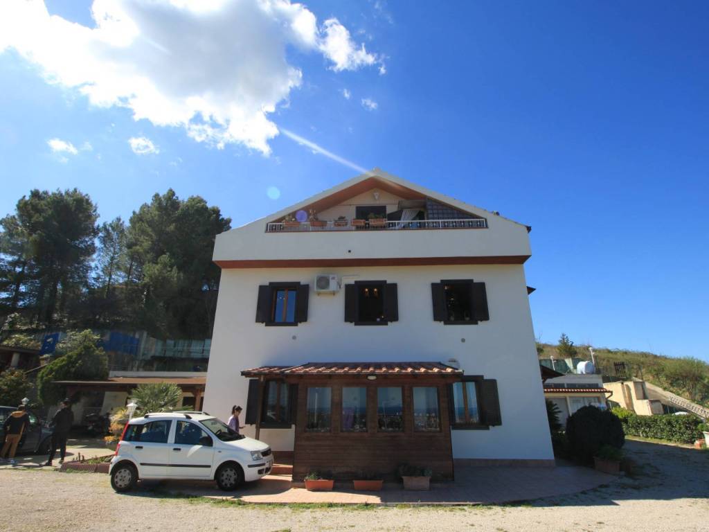 appartamento in vendita a Montesilvano in zona Montesilvano Colle