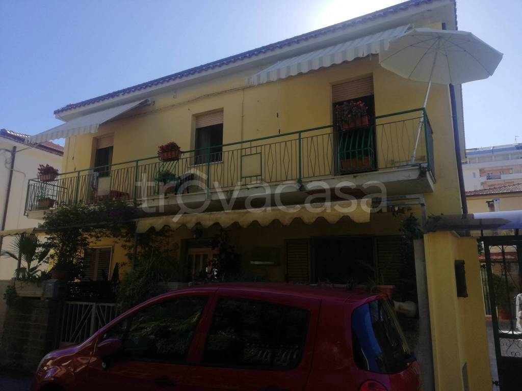casa indipendente in vendita a Montesilvano