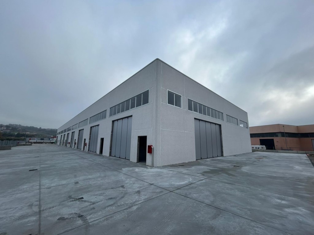 locale commerciale in vendita a Montesilvano