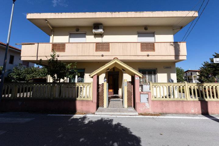 casa indipendente in vendita a Montesilvano