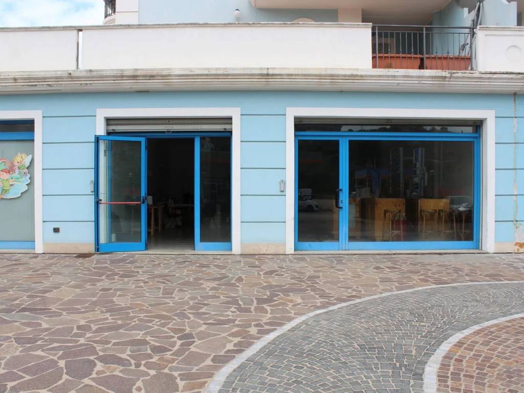 negozio in vendita a Montesilvano