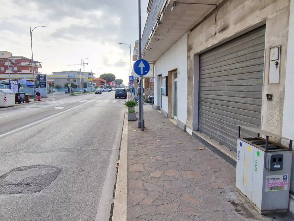 negozio in vendita a Montesilvano