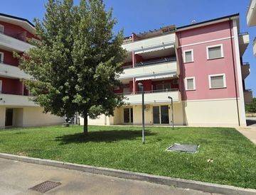 appartamento in vendita a Montesilvano in zona Villa Carmine
