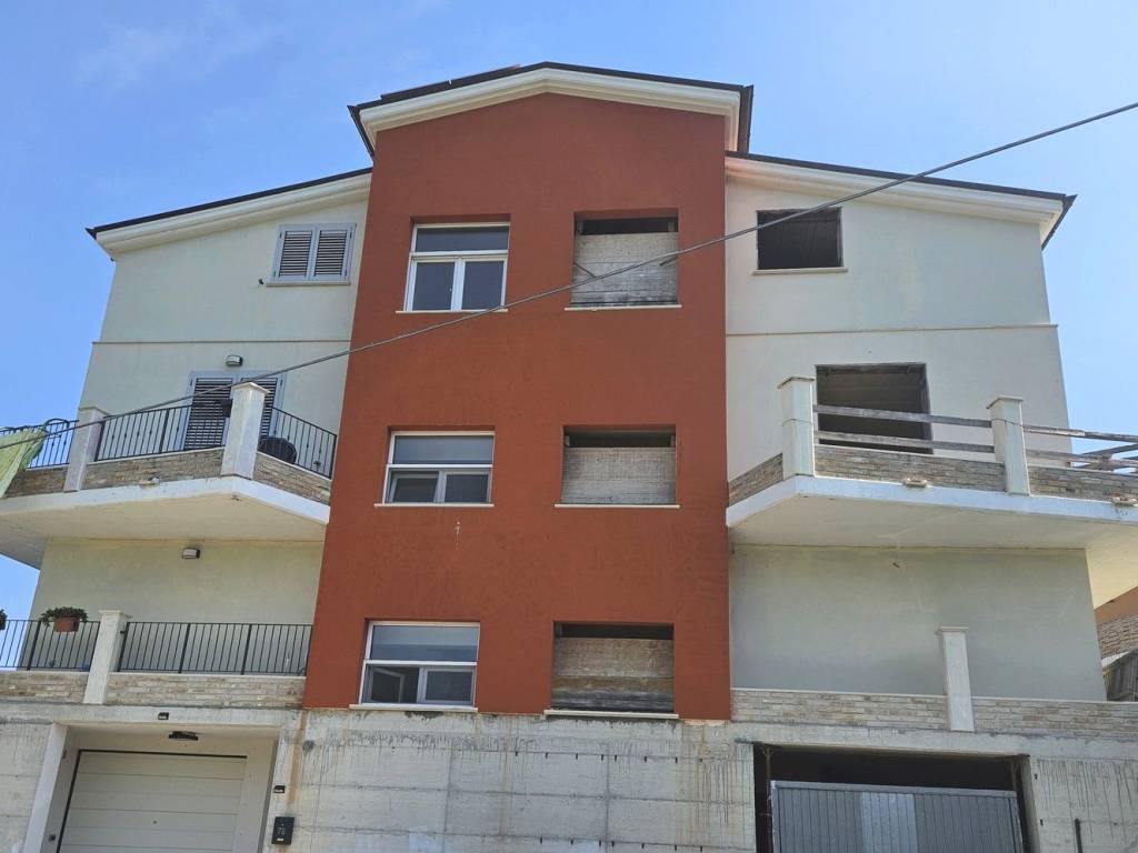 casa indipendente in vendita a Montesilvano in zona Montesilvano Colle