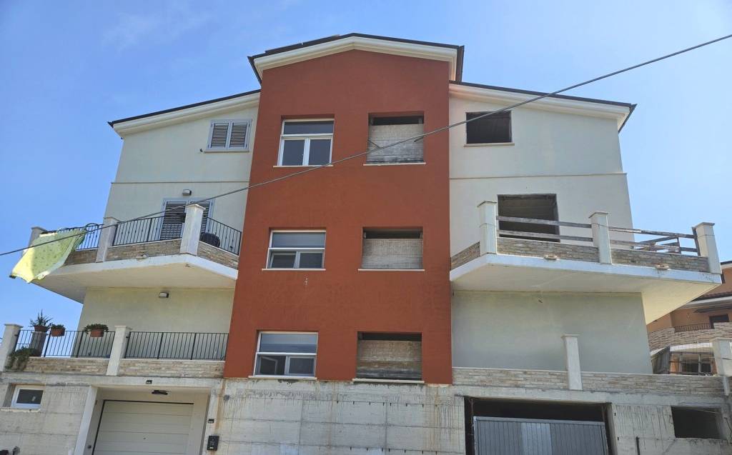casa indipendente in vendita a Montesilvano in zona Montesilvano Colle