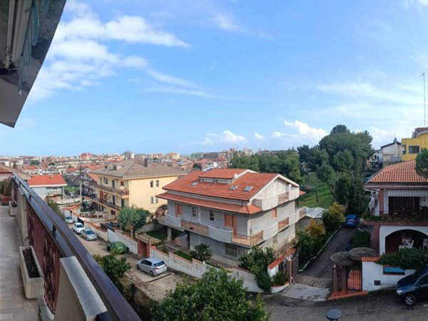 casa indipendente in vendita a Montesilvano
