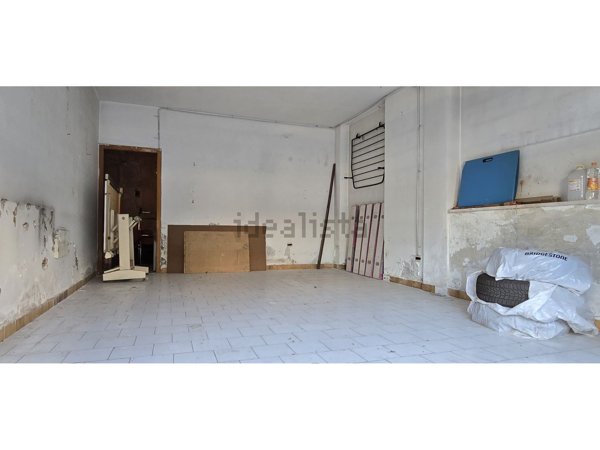 locale commerciale in vendita a Montesilvano