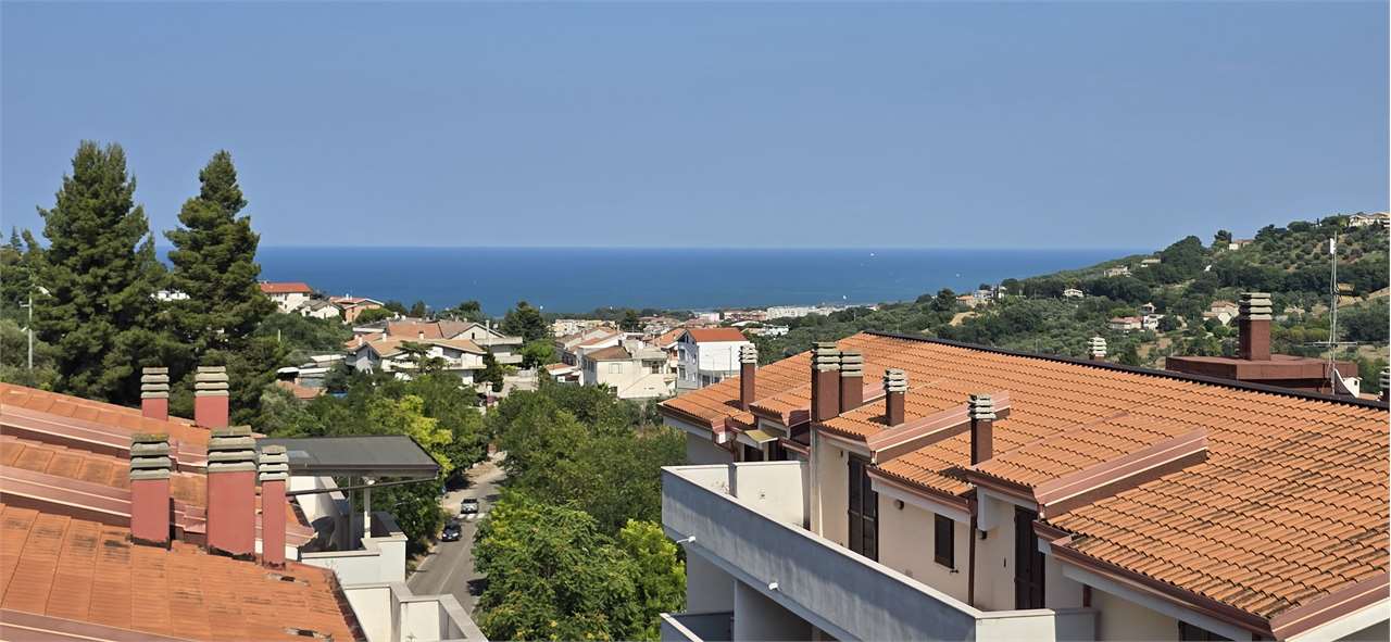 casa indipendente in vendita a Montesilvano in zona Montesilvano Colle