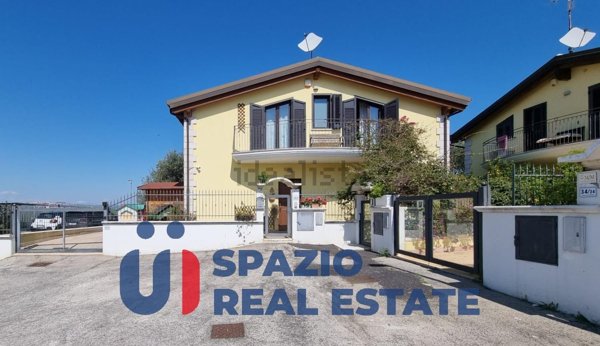 casa indipendente in vendita a Montesilvano in zona Montesilvano Colle