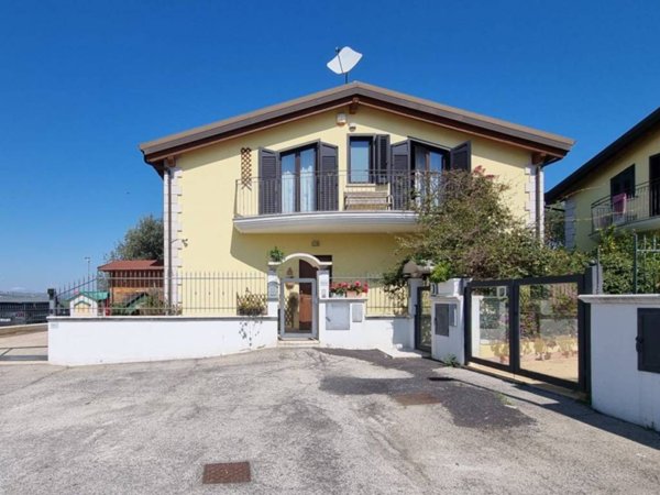 casa indipendente in vendita a Montesilvano in zona Montesilvano Colle
