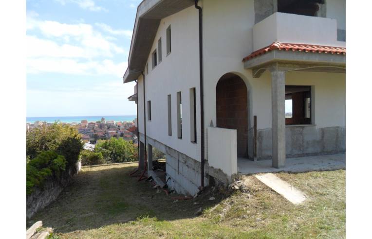 casa indipendente in vendita a Montesilvano