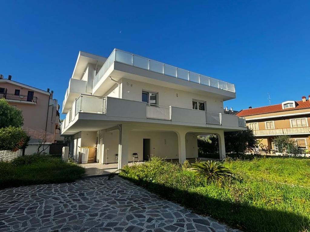 casa indipendente in vendita a Montesilvano