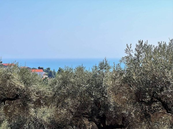 terreno edificabile in vendita a Montesilvano in zona Montesilvano Colle