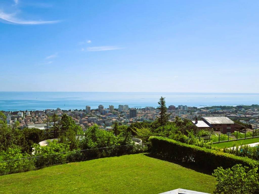 casa indipendente in vendita a Montesilvano in zona Montesilvano Colle