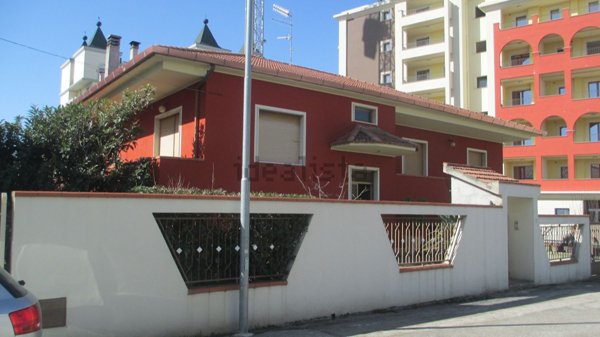 casa indipendente in vendita a Montesilvano