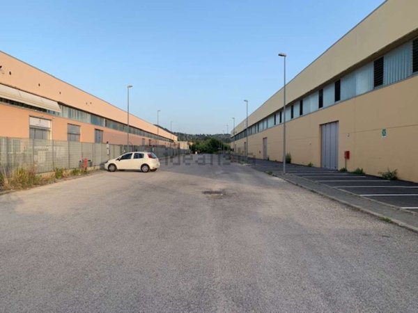 locale di sgombero in vendita a Montesilvano