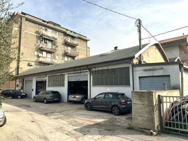 locale commerciale in vendita a Montesilvano