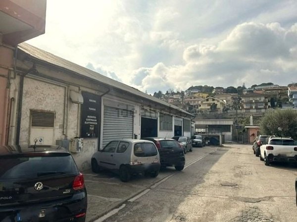 locale commerciale in vendita a Montesilvano