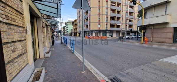 locale commerciale in vendita a Montesilvano