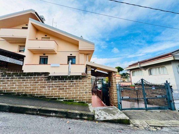 casa indipendente in vendita a Montesilvano