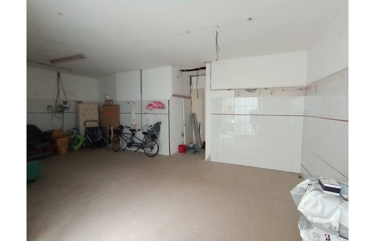 locale commerciale in vendita a Montesilvano