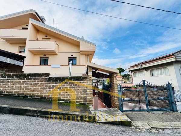 casa indipendente in vendita a Montesilvano