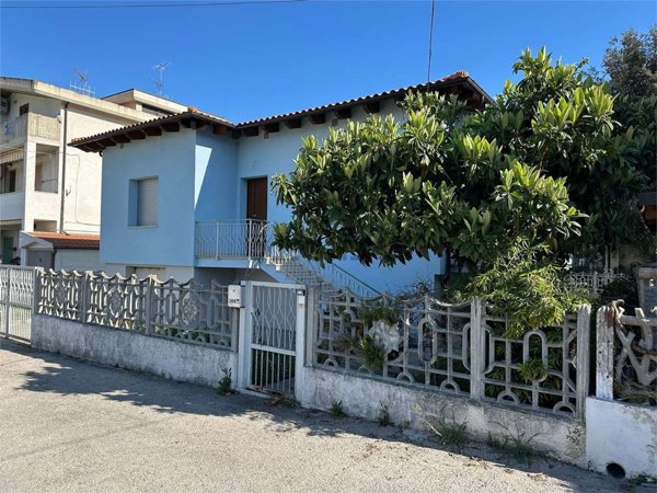casa indipendente in vendita a Montesilvano