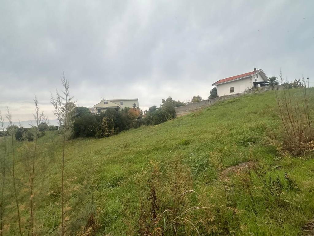 terreno agricolo in vendita a Montesilvano in zona Montesilvano Colle