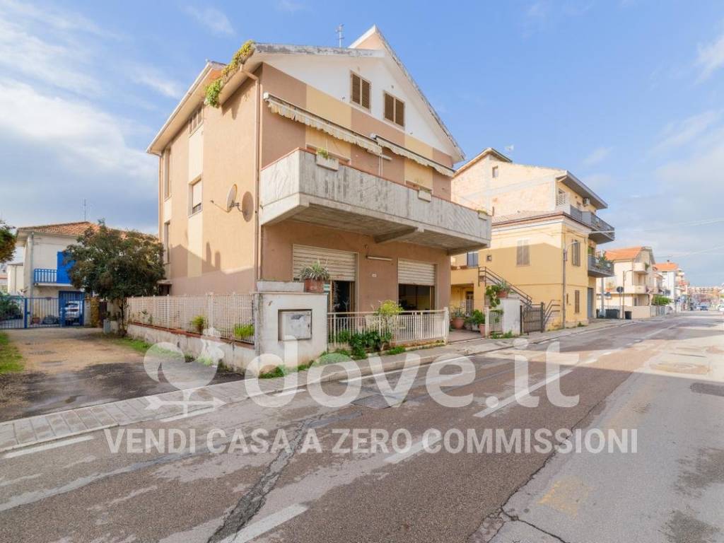 casa indipendente in vendita a Montesilvano