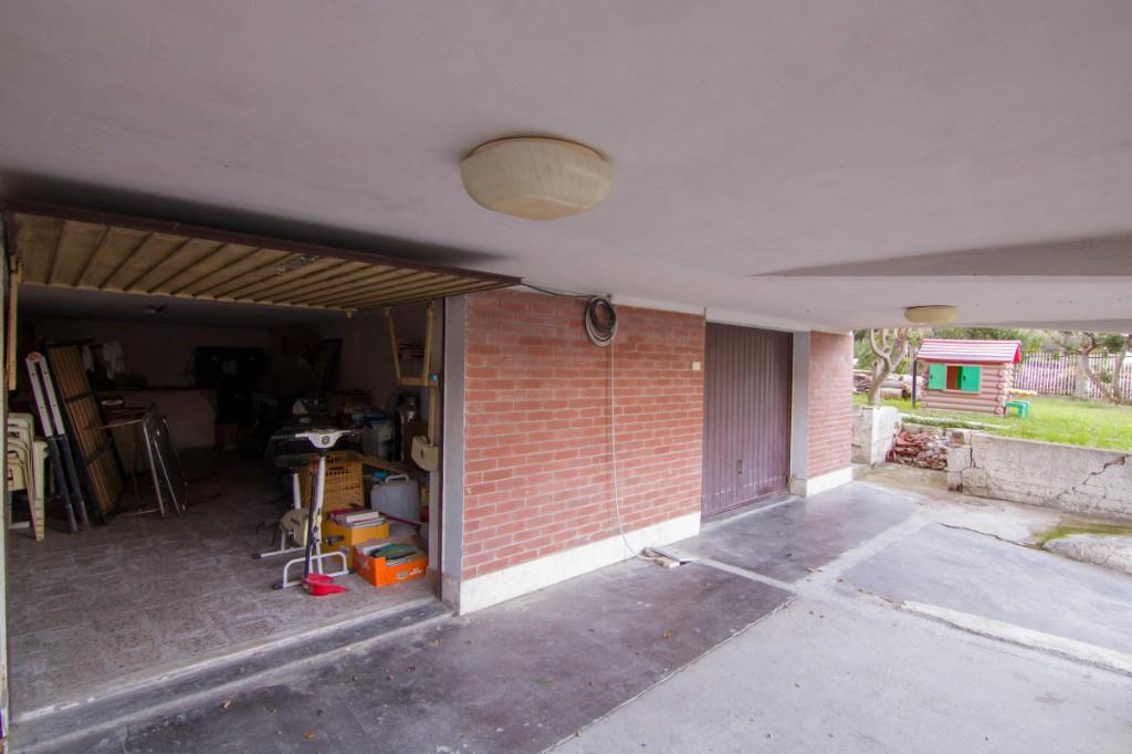 casa indipendente in vendita a Montesilvano in zona Montesilvano Colle