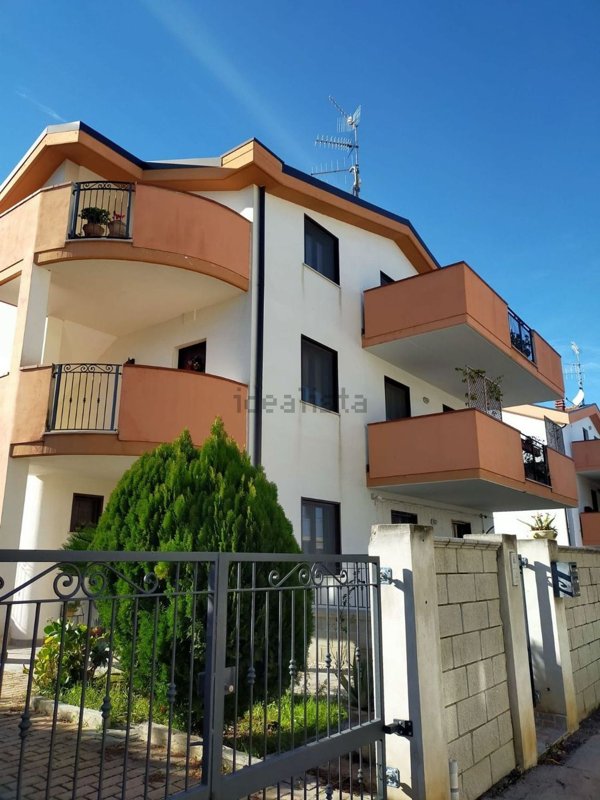 appartamento in vendita a Montesilvano in zona Villa Carmine