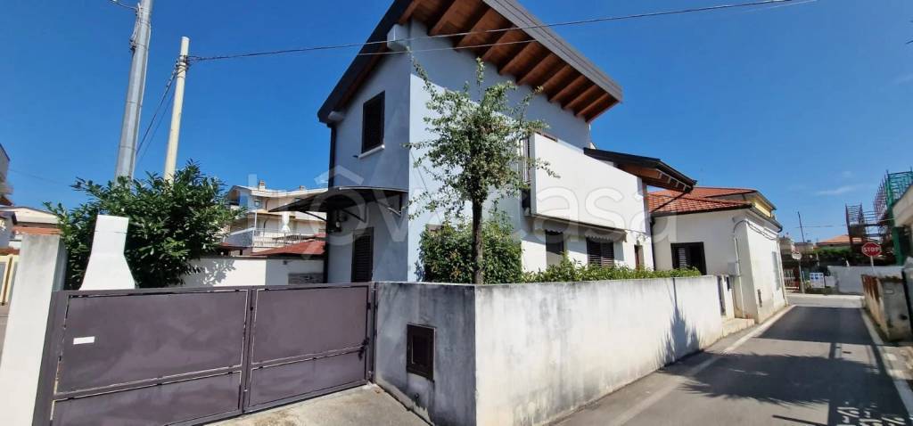 casa indipendente in vendita a Montesilvano