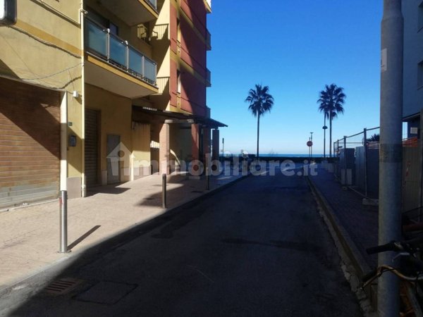 locale commerciale in vendita a Montesilvano in zona Montesilvano Marina