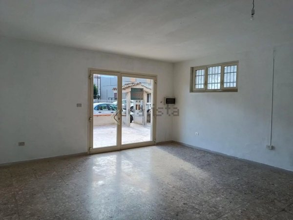 locale commerciale in vendita a Montesilvano