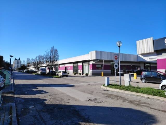 locale di sgombero in vendita a Montesilvano