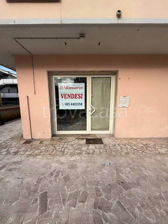 locale commerciale in vendita a Montesilvano