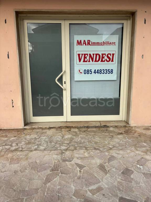 locale commerciale in vendita a Montesilvano