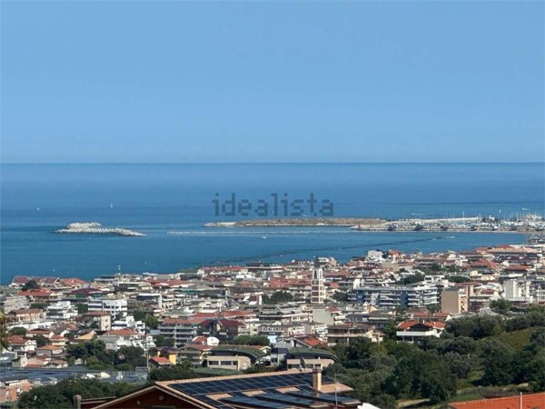 casa indipendente in vendita a Montesilvano in zona Montesilvano Colle