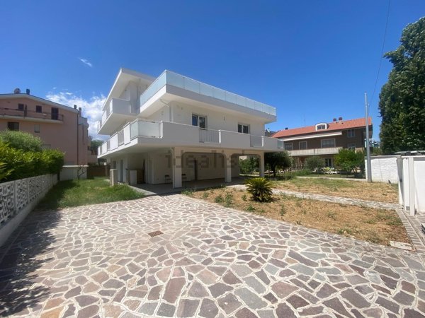 casa indipendente in vendita a Montesilvano