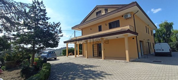 casa indipendente in vendita a Montesilvano