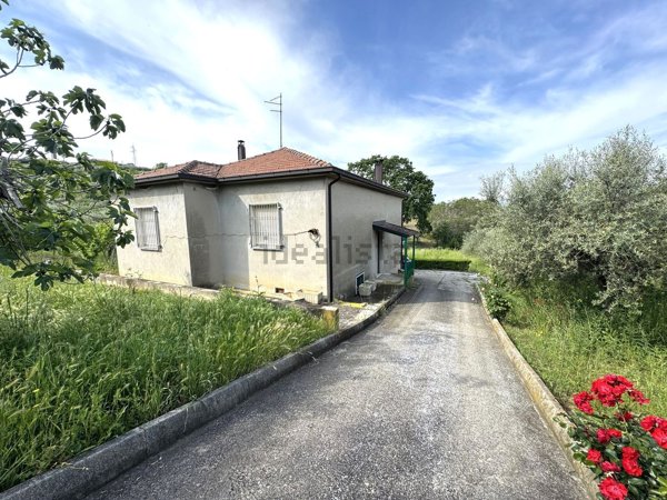 casa indipendente in vendita a Montesilvano