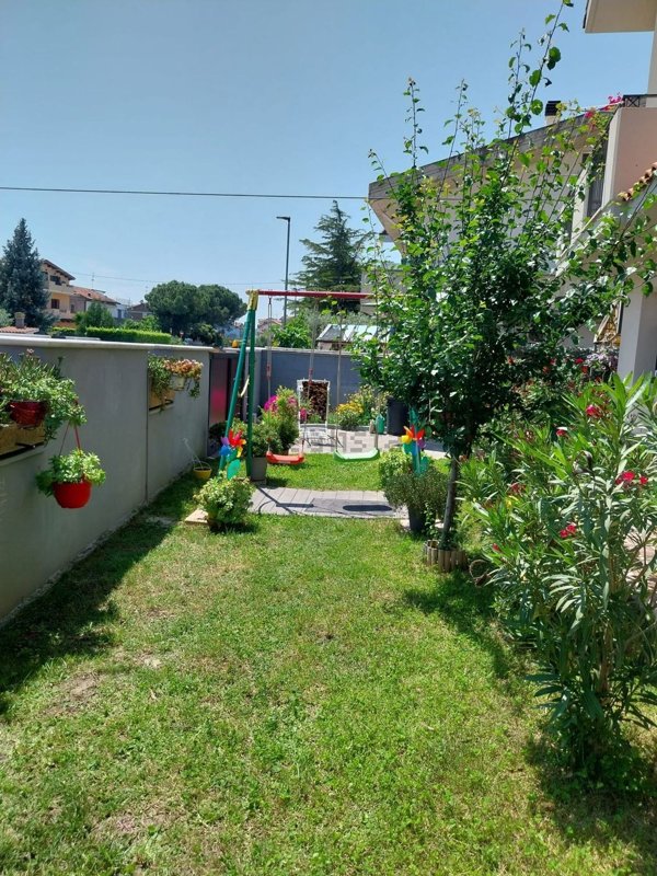 casa indipendente in vendita a Montesilvano