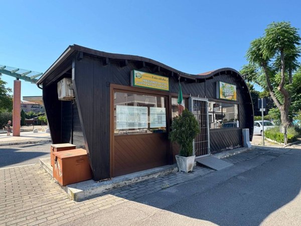 negozio in vendita a Montesilvano